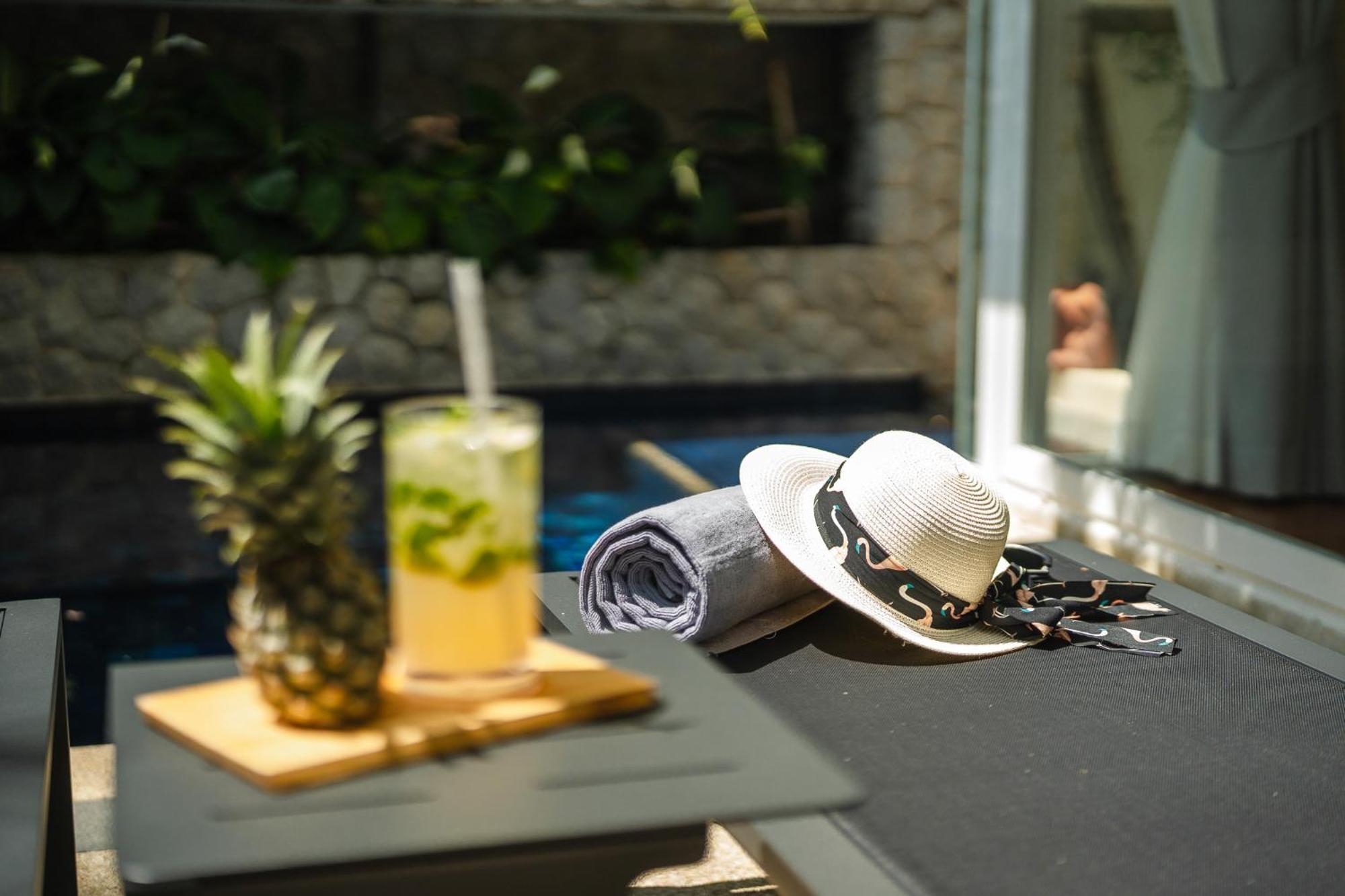 Private Pool At Апартаменты Сурин-Бич