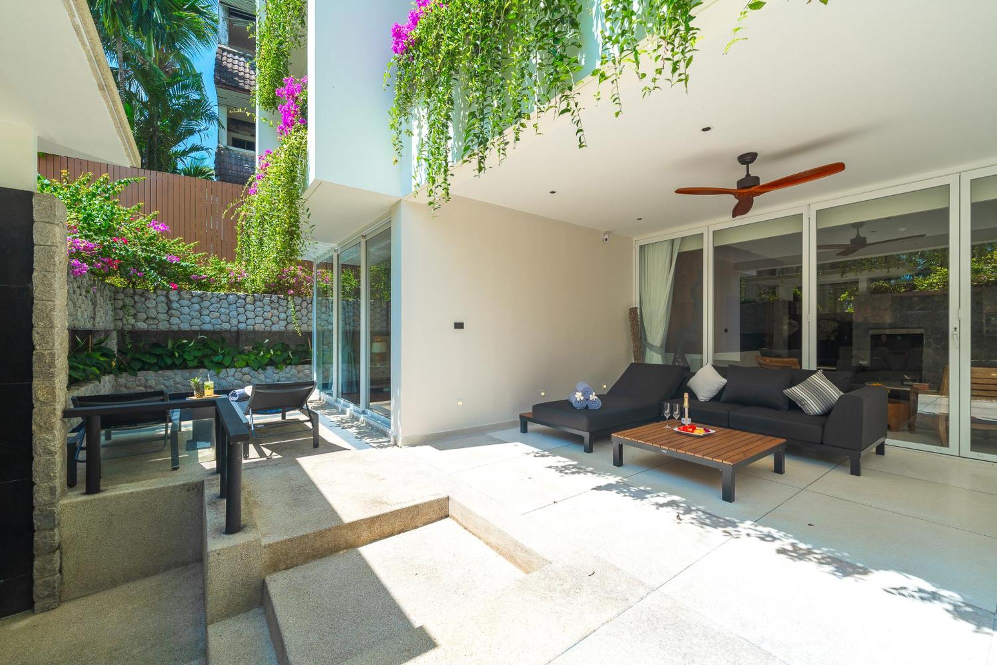 Private Pool At Surin Beach (Phuket)